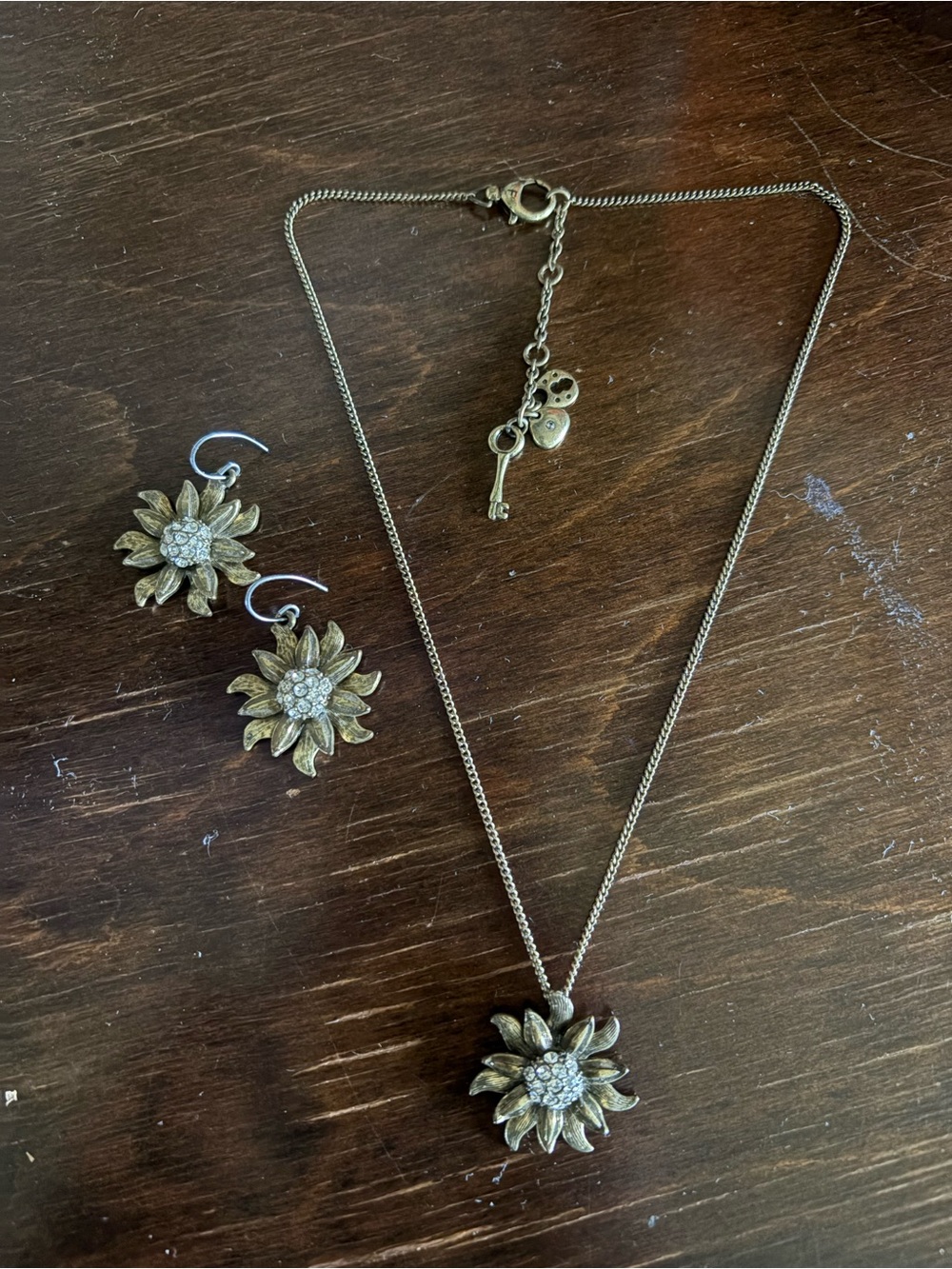 FOSSIL Sunflower Necklace and Earring Set